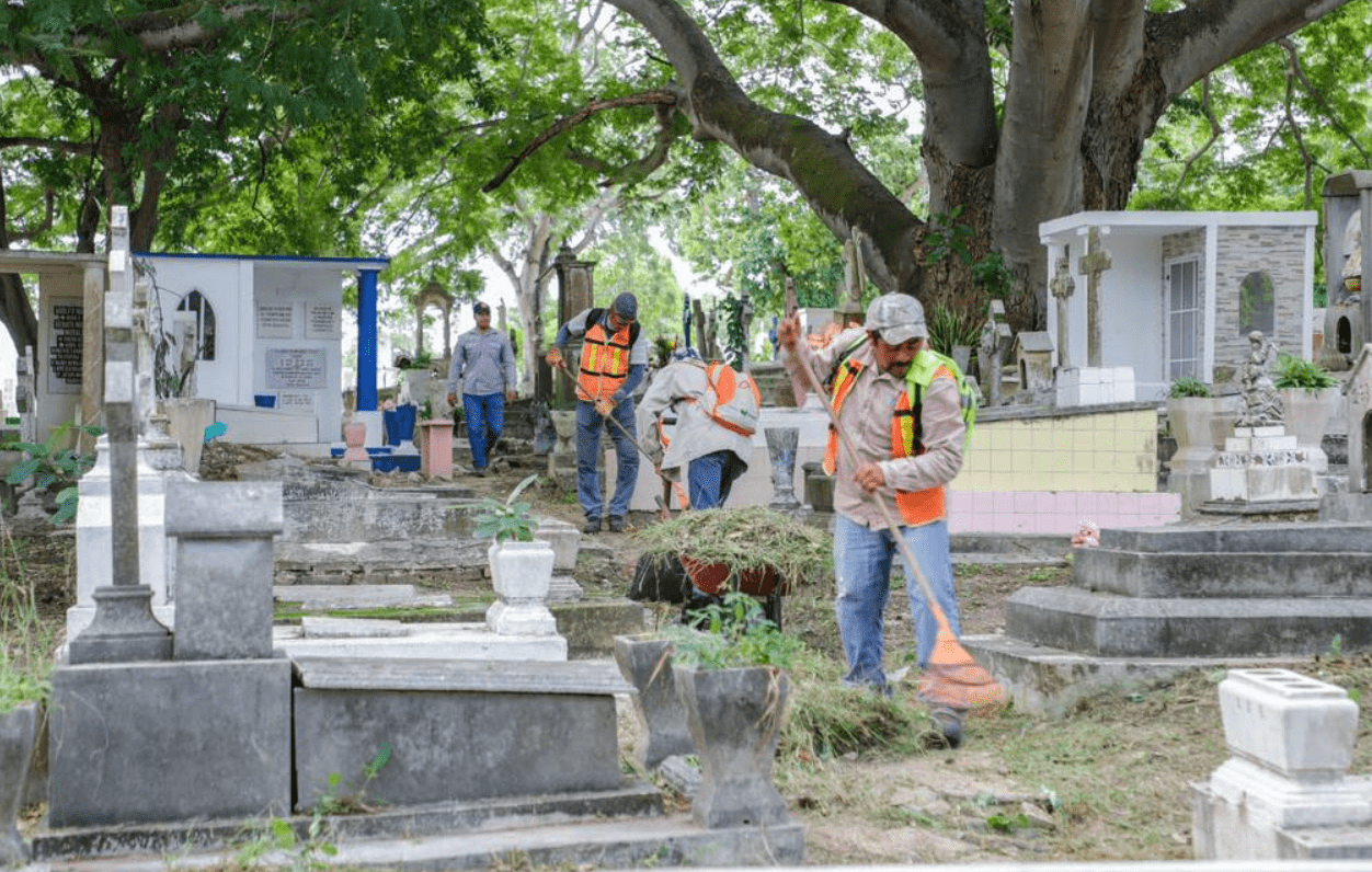 Realizan Limpieza En Cementerios De Tampico Para El Día De Muertos Imparciales 1269